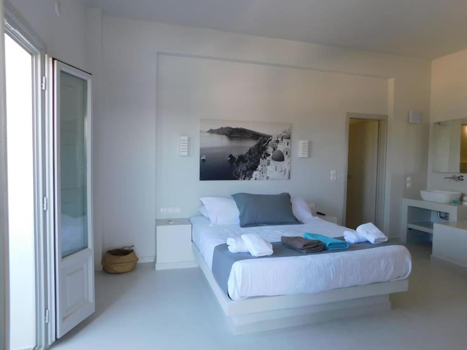 Perissa Beachfront Rooms Exterior photo