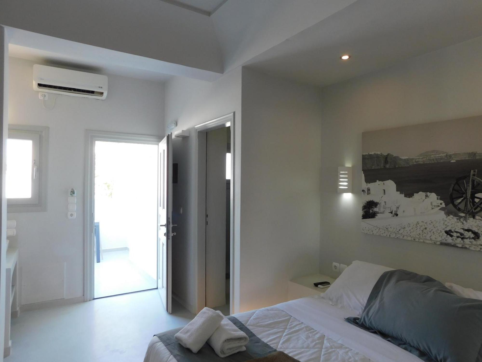 Perissa Beachfront Rooms Exterior photo