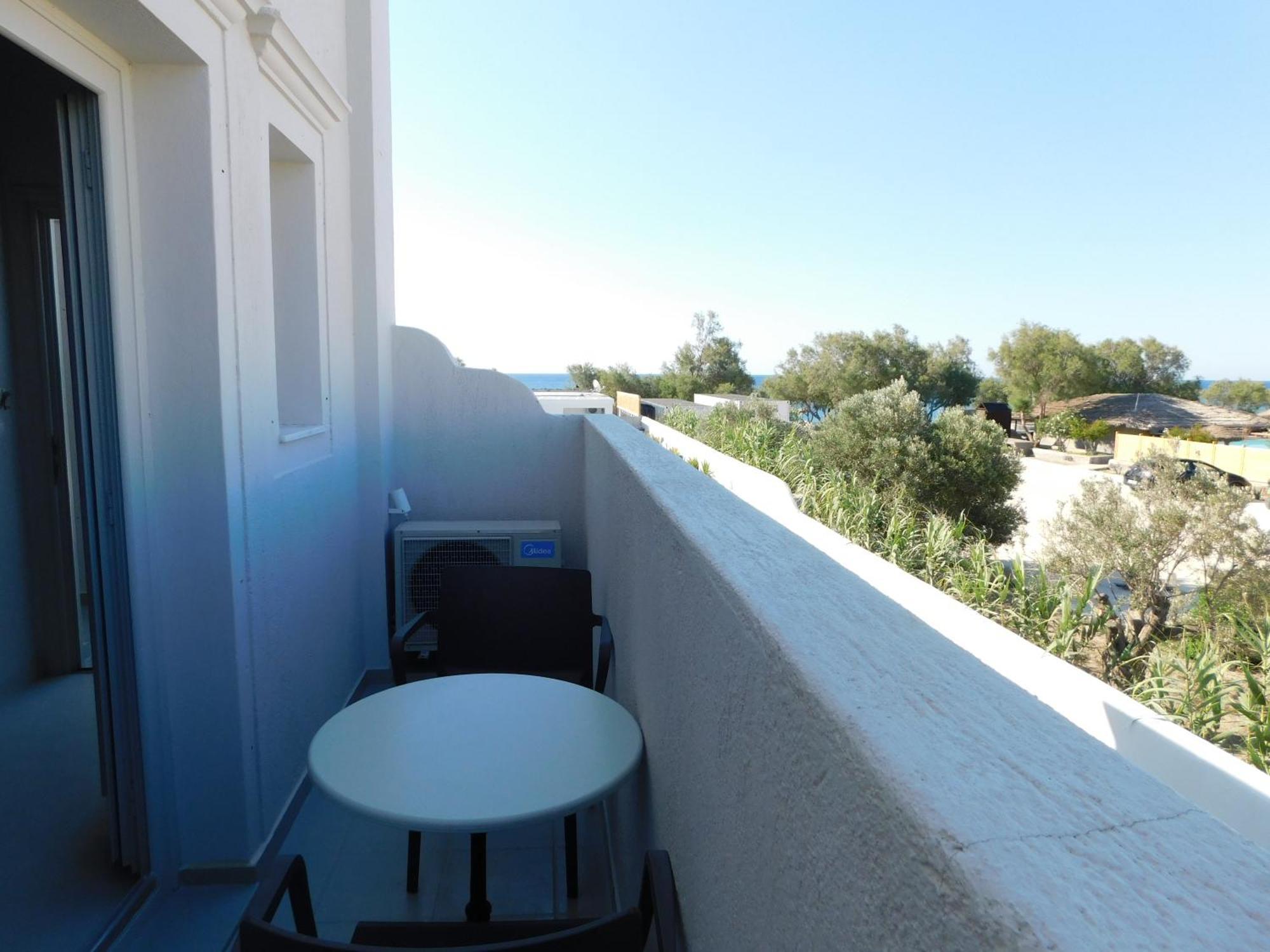 Perissa Beachfront Rooms Exterior photo